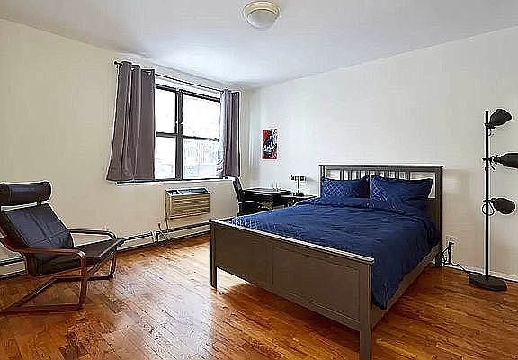 4th image of 832 6th Ave #2F