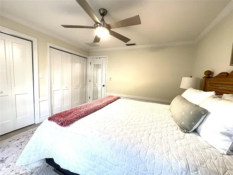 1004 SE 5th Ave — Photo 31