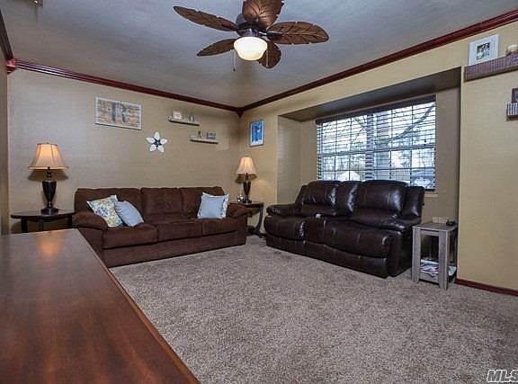 3rd image of 222 Robinson Ave