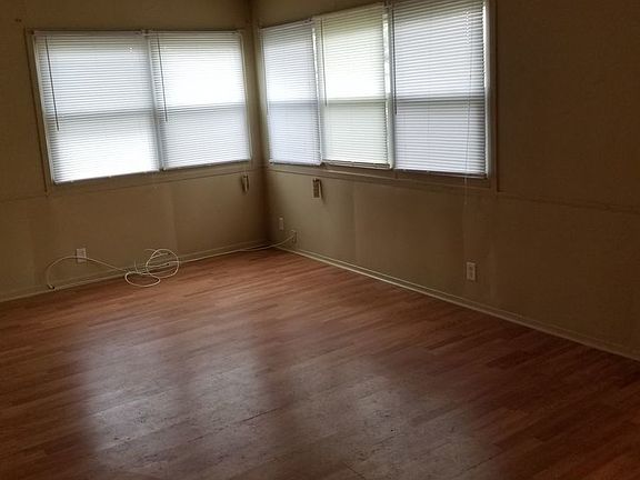 2nd image of 750 S Emerson Ave