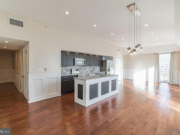 2nd image of 603 N American St #601