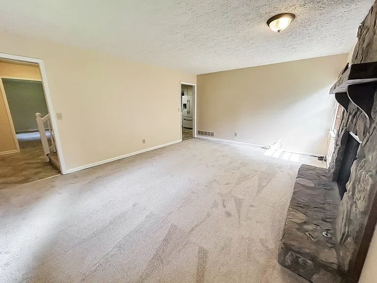 2491 Annandale Dr — Photo 5