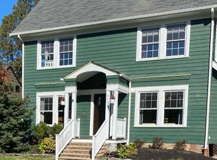 3155 E Overlook Rd, Cleveland Heights, OH 44118