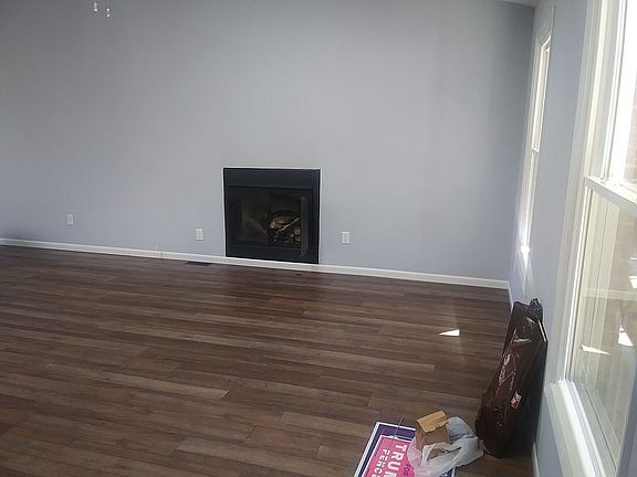 3rd image of 195 Dortmund Dr