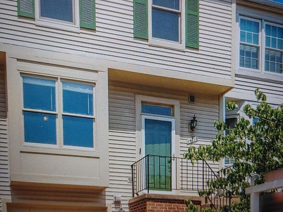 2nd image of 14716 Grobie Pond Ln