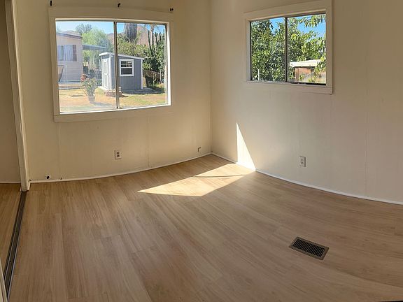 3rd image of 21590 Club Dr
