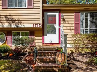 1710 White Cedar Ln, North Chesterfield, VA 23235