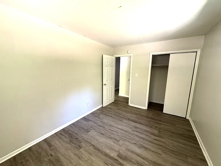 2194 N Riley Ave — Photo 9
