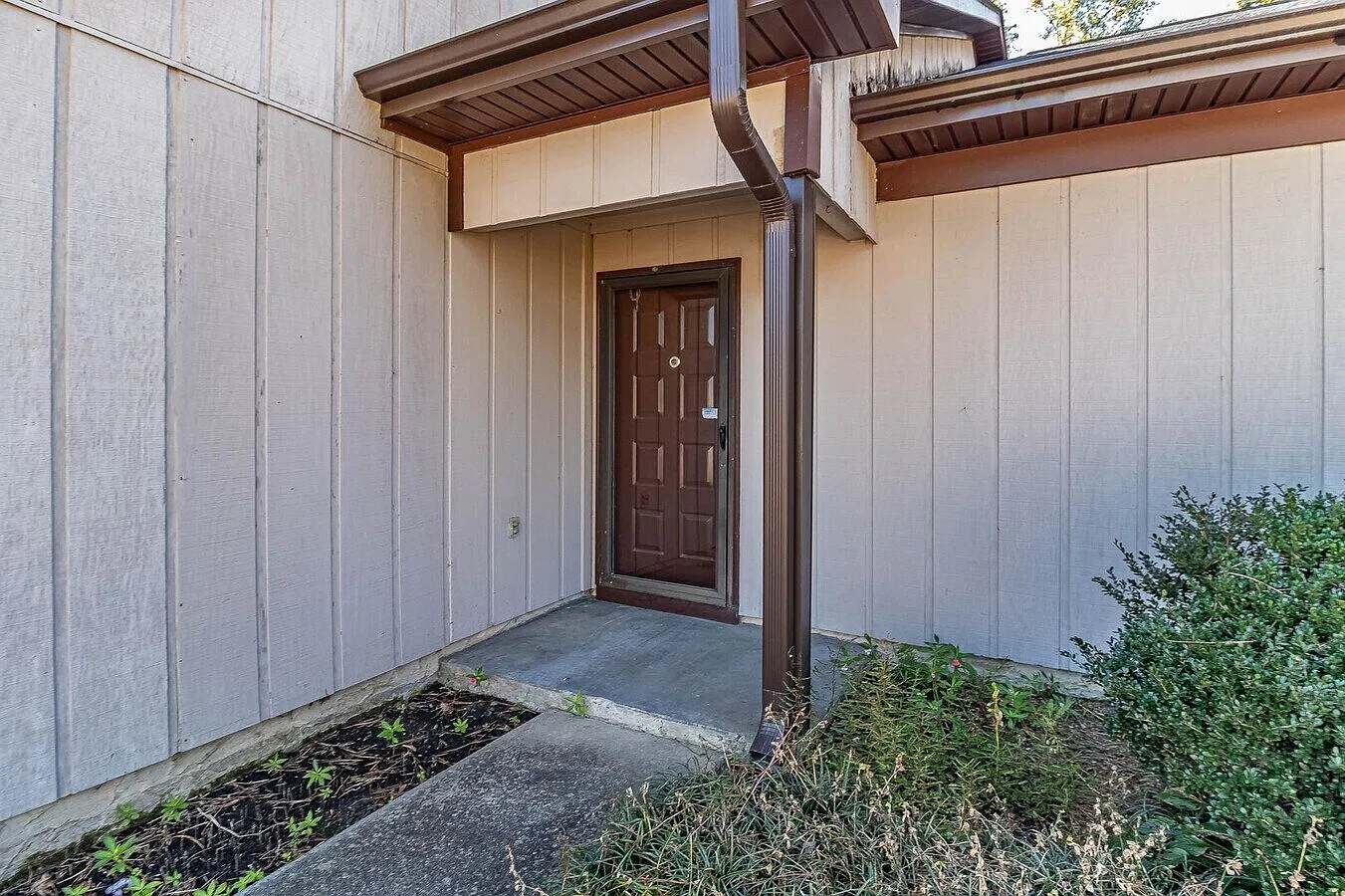 2 bed, 2.0 bath, $1,400 — Photo 1
