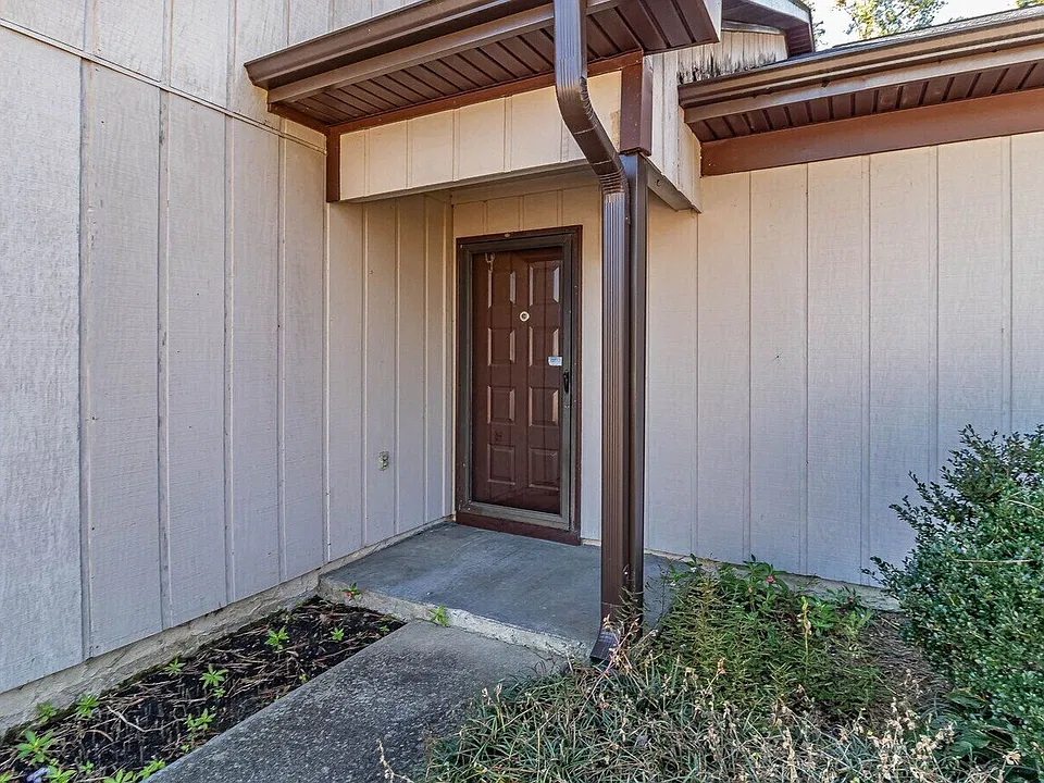 2000 Stephens Ct