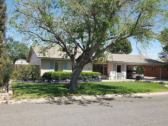 3rd image of 4732 E Cambridge Ave