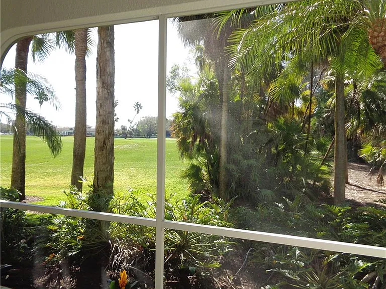 515 Laguna Royale Blvd #102 — Photo 29