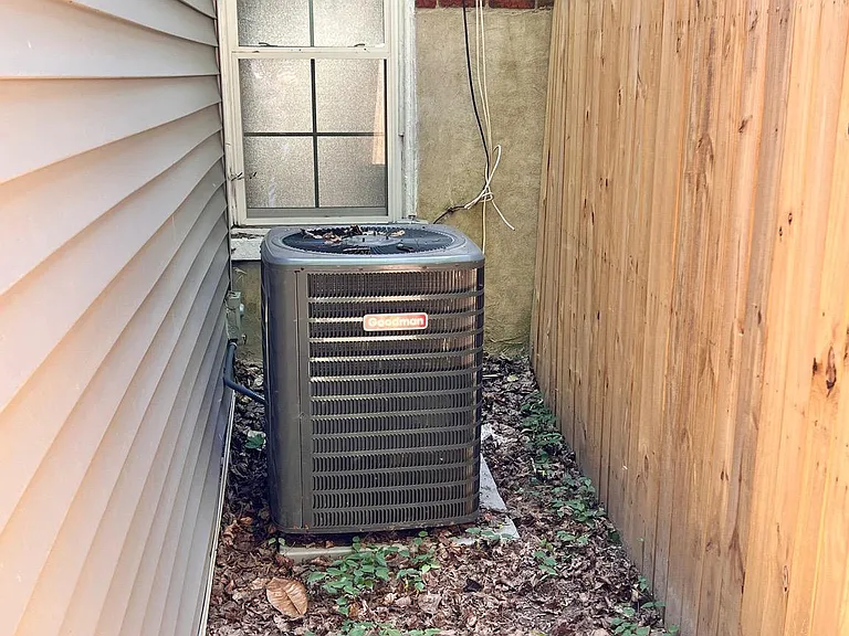 1029 Lancaster Ave — Photo 31