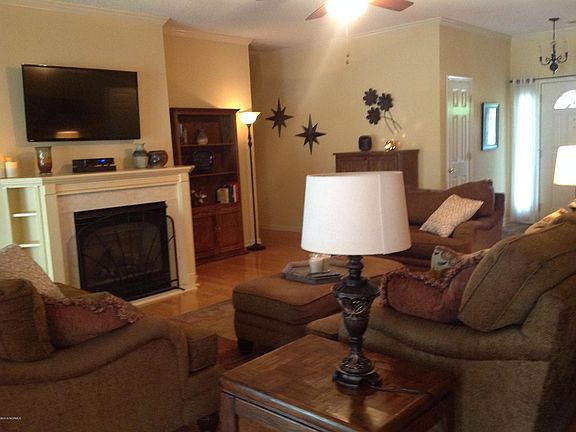 3rd image of 1013 Silver Maple Drive SE