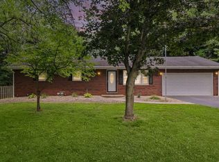 8424 Steelecrest Ln, Troy, IL 62294