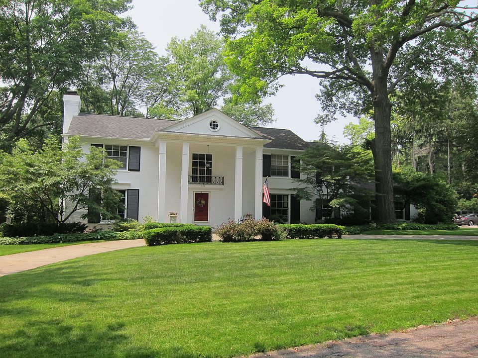 1st image of 999 W Glengarry Cir
