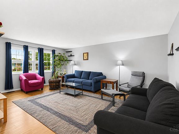 3rd image of 263 Deephaven Dr