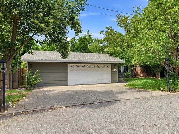 3rd image of 7145 Mariposa Ave