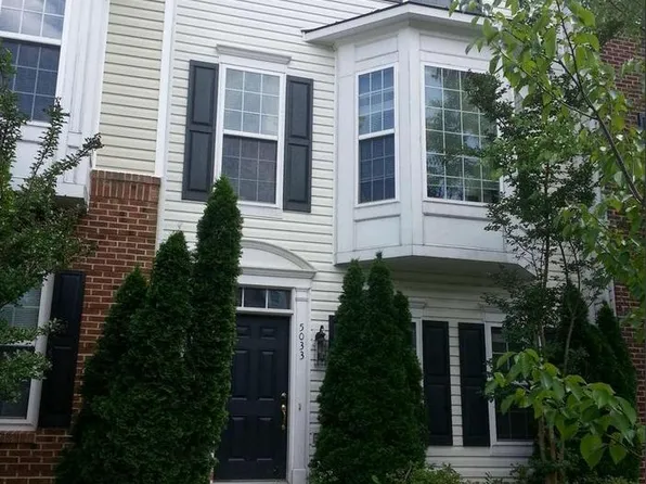 5033 Greenhouse Ter, Centreville, VA 20120