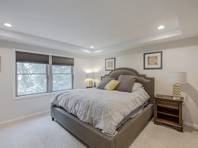 300 Stratford Ln #300 — Photo 32