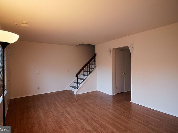 3rd image of 2552 Glengyle Dr #156