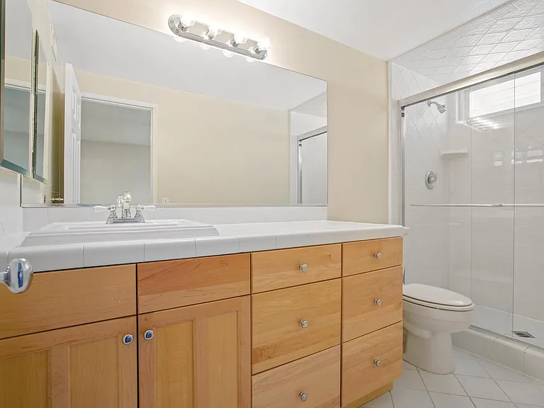 1672 Wellington Pl — Photo 27