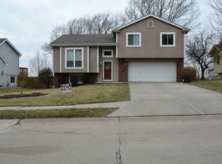 1102 Shawnee Rd, Papillion, NE 68046