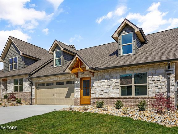 3rd image of 7553 Ridge Hollow Way