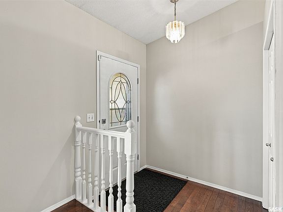 3rd image of 602 Haslam Crescent