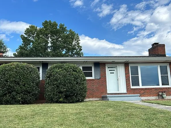 4409 Fontaine Dr, Roanoke, VA 24018