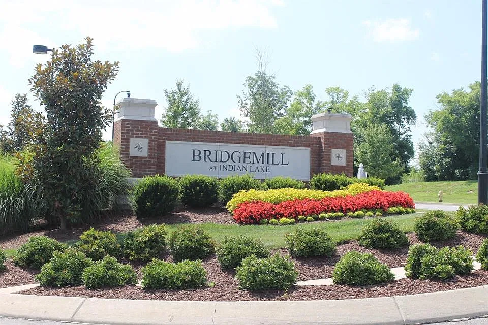 3 bed, 2.5 bath, 1746 sqft, $2,400 — Photo 3
