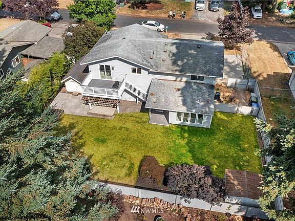 4th image of 16024 69th Avenue Ct E