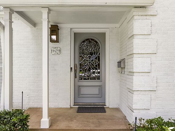 2nd image of 4429 Stanford Ave