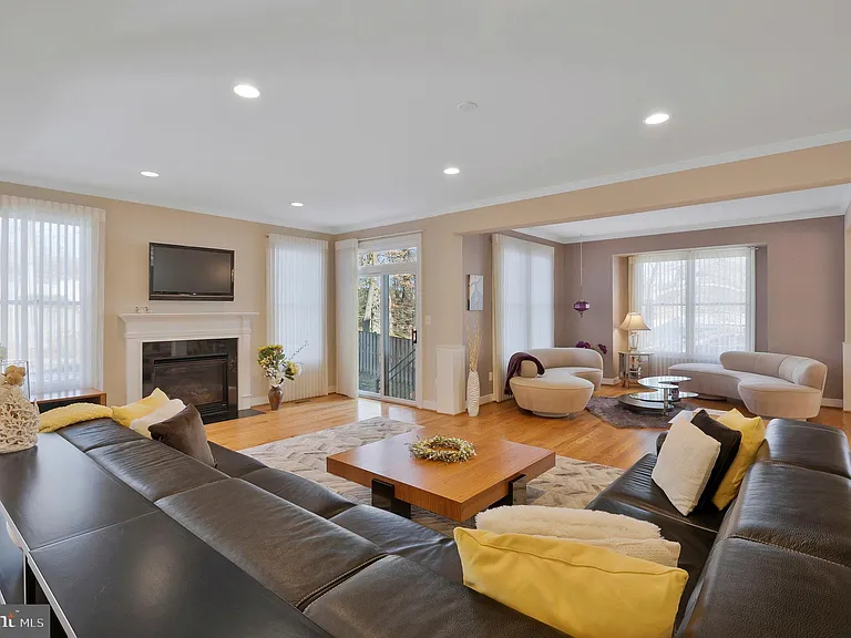 5922 Chesterbrook Rd — Photo 24