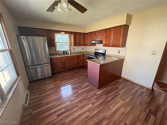 5th image of 230 E Dresden Ave