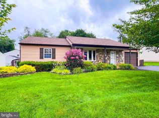 693 Whittier Dr, Warminster, PA 18974