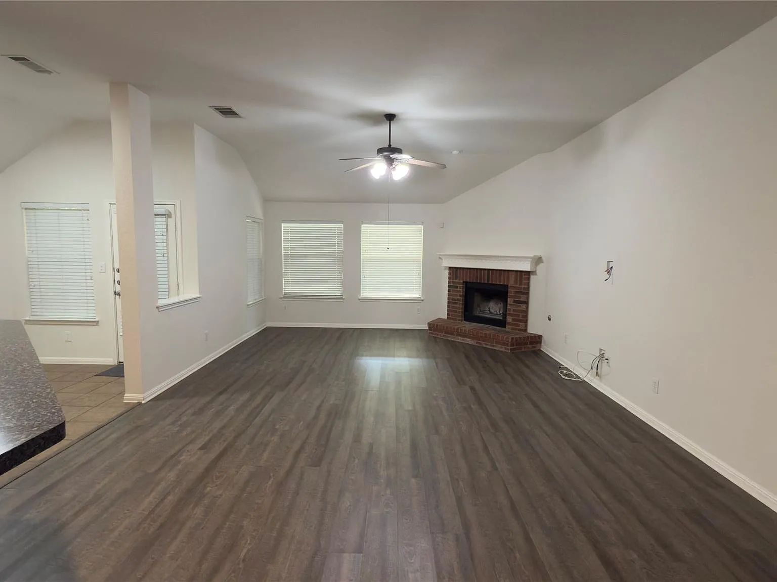 3 bed, 2.0 bath, 2281 sqft, $2,500 — Photo 2