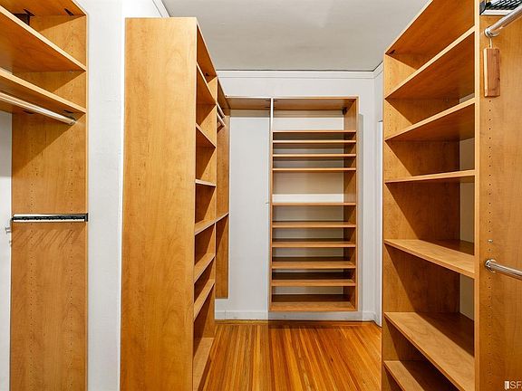 5th image of 1950 Gough St APT 106