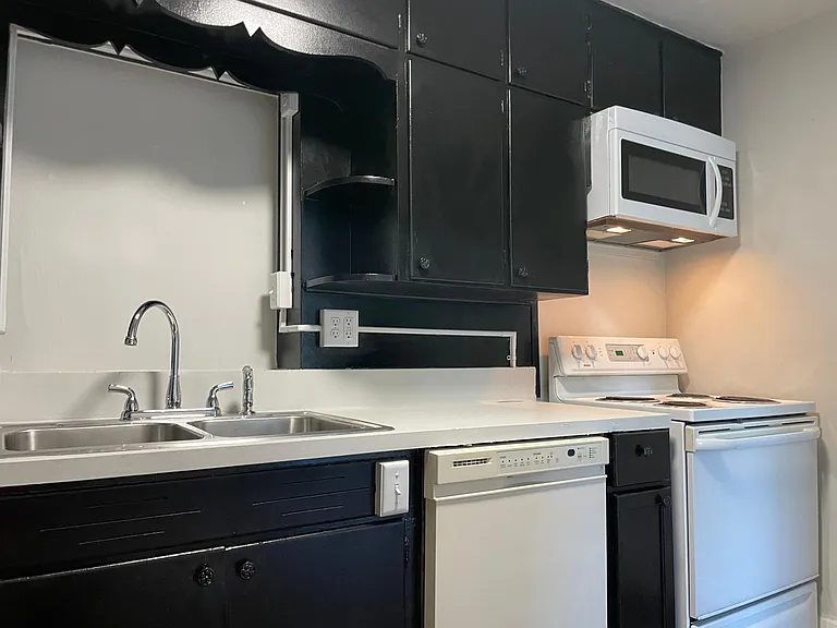 2940 N Squirrel Rd #1 — Photo 17