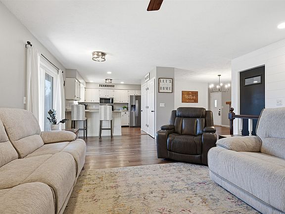 5th image of 112 S Cottage Ave