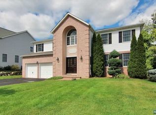 14 Olde Woods Ln, Montvale, NJ 07645
