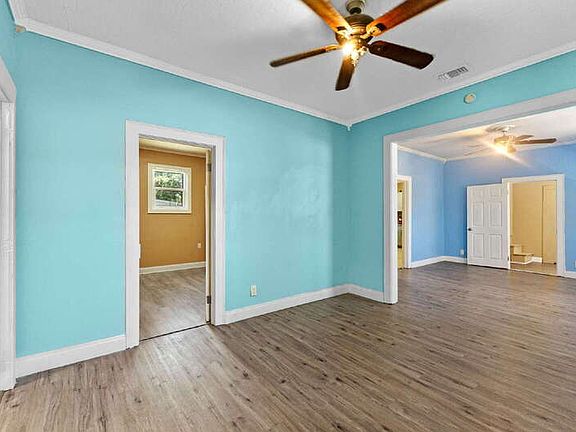 3rd image of 166 Kingston Ave