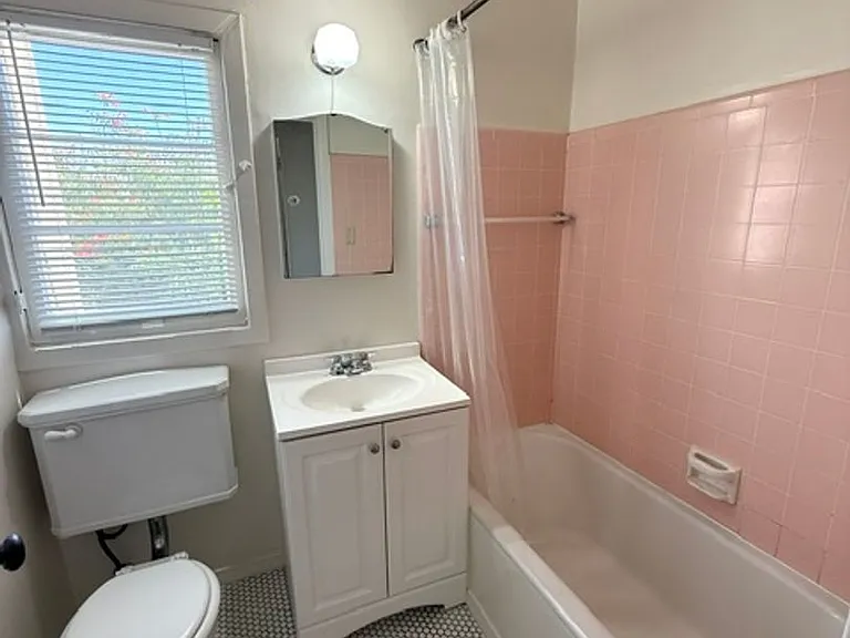 Fair Oaks Apts — Photo 25