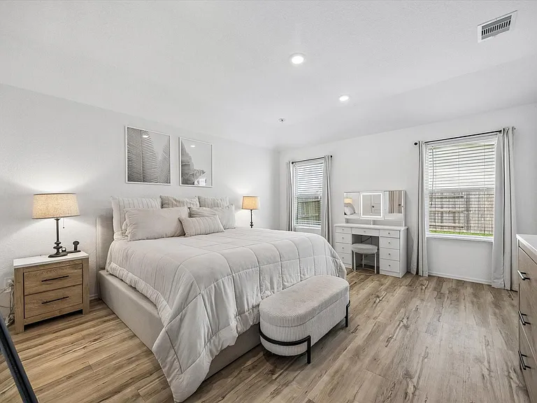 7511 Greenbriar Canyon Ln — Photo 4