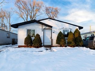 152 W Mansfield Ave, Pontiac, MI 48340