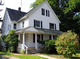 10 Laurel St, Manchester, CT 06040