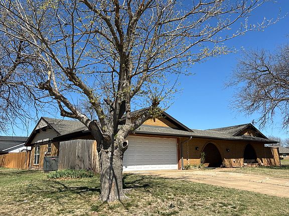 3rd image of 3802 SE Berkshire Ct