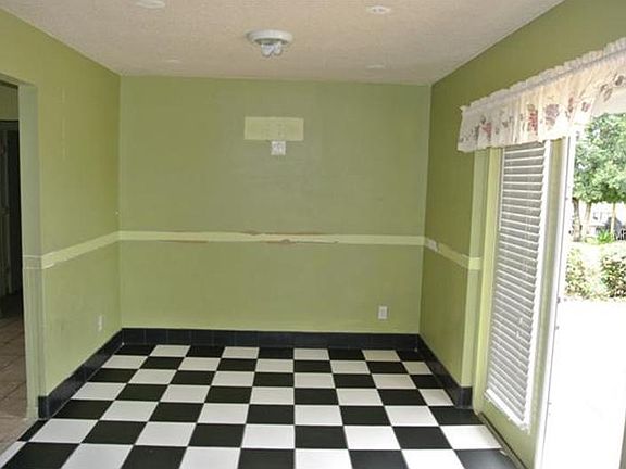 4th image of 110 Madera Dr