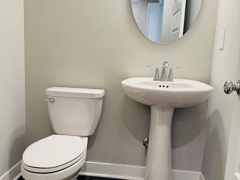 1/2 Bath