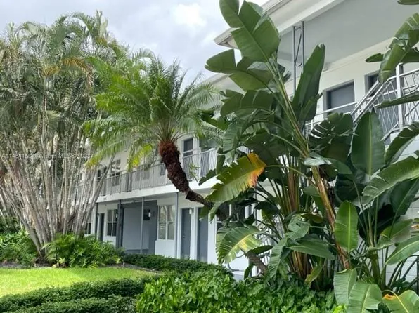 2445 Lake Pancoast Dr APT 5, Miami Beach, FL 33140